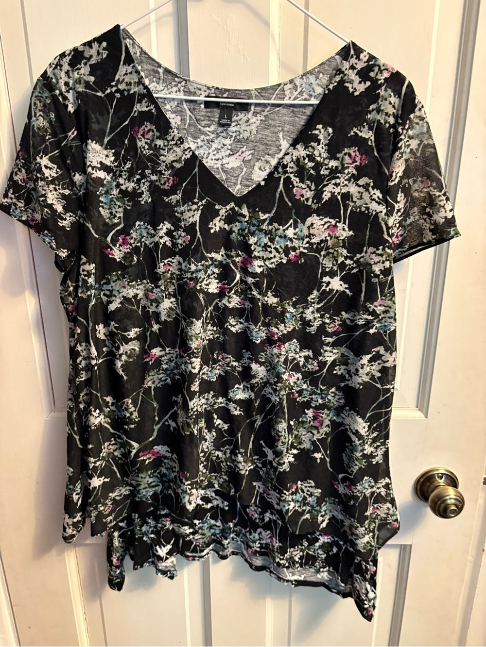 Women’s Black Floral V-Neck Top Vera Wang o